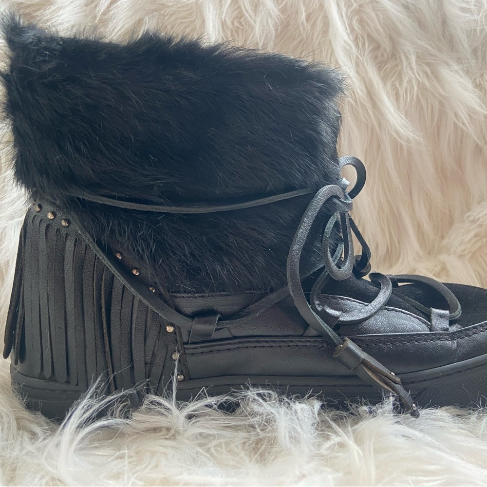 INUIKII rare shearling leather boots with details